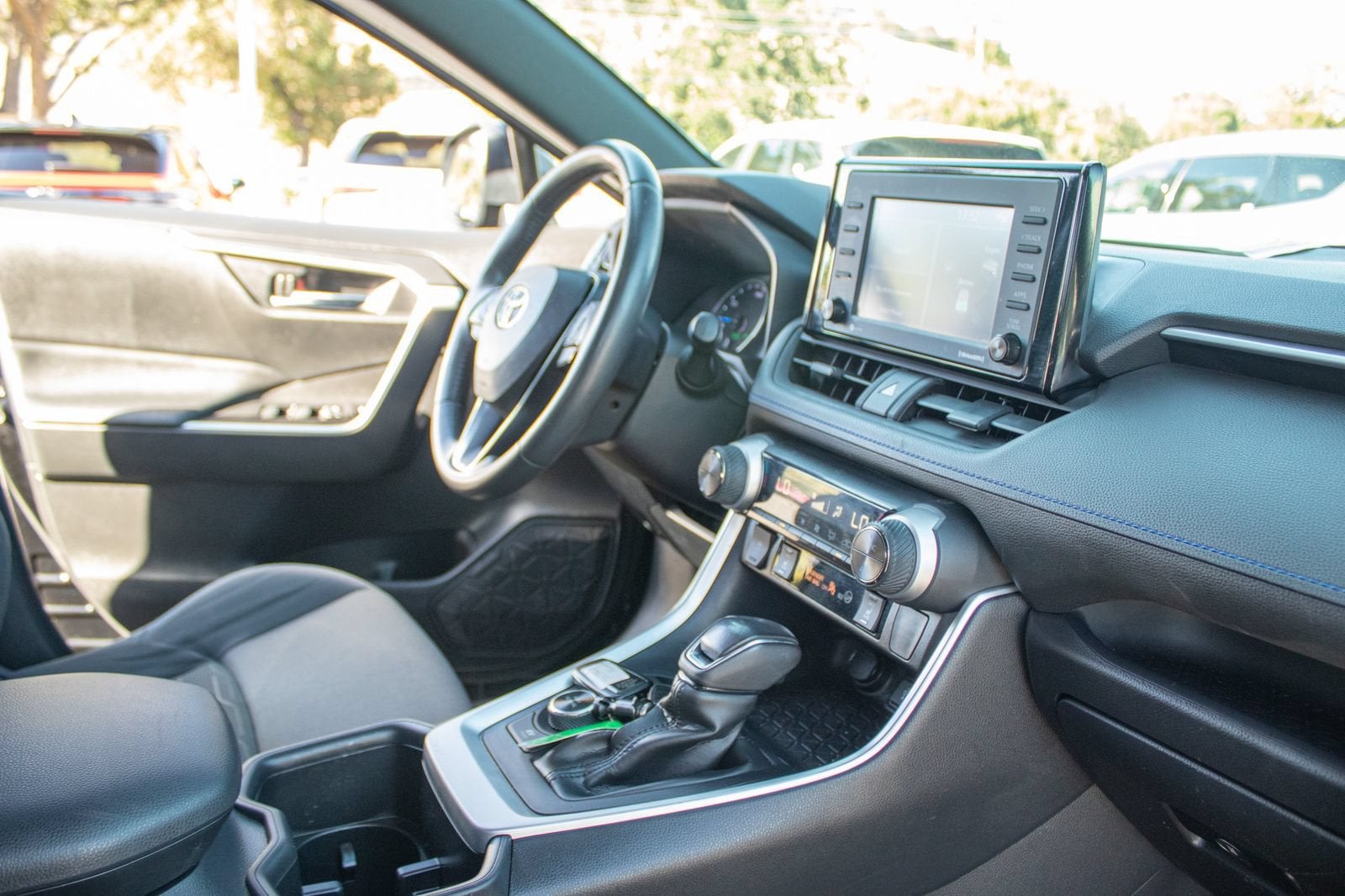 2022 Toyota RAV4 Hybrid SE
