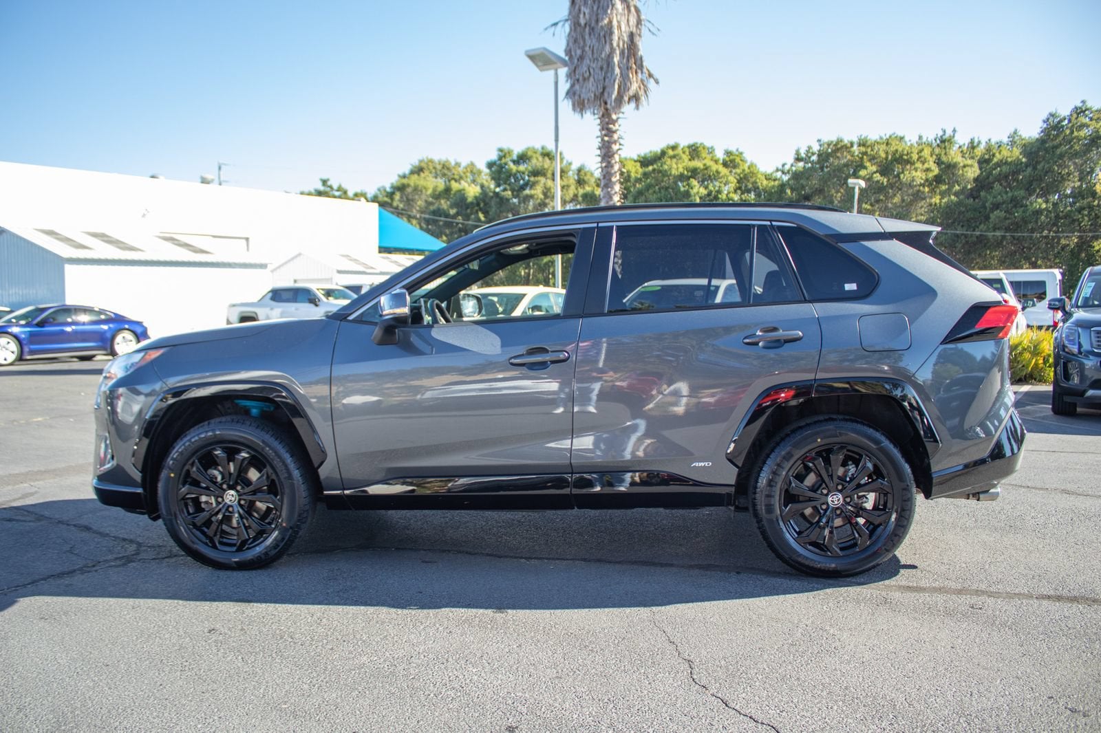 2022 Toyota RAV4 Hybrid SE