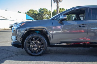 2022 Toyota RAV4 Hybrid SE