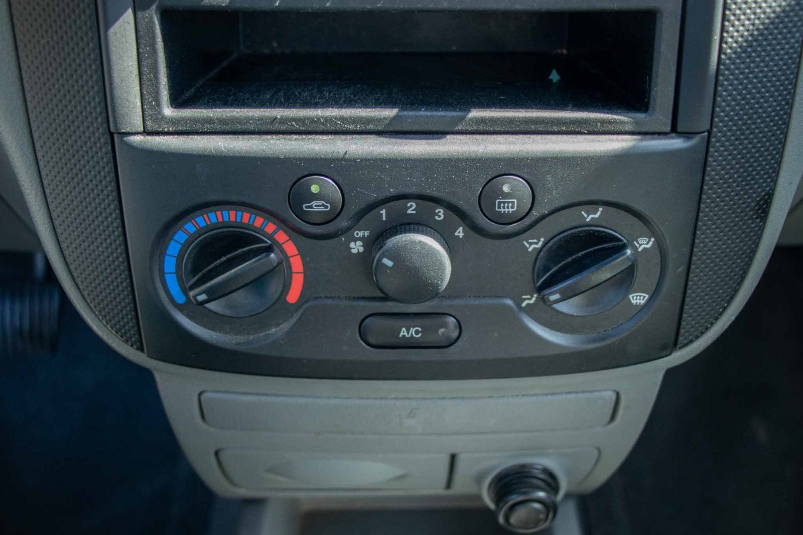 2004 Chevrolet Aveo LS