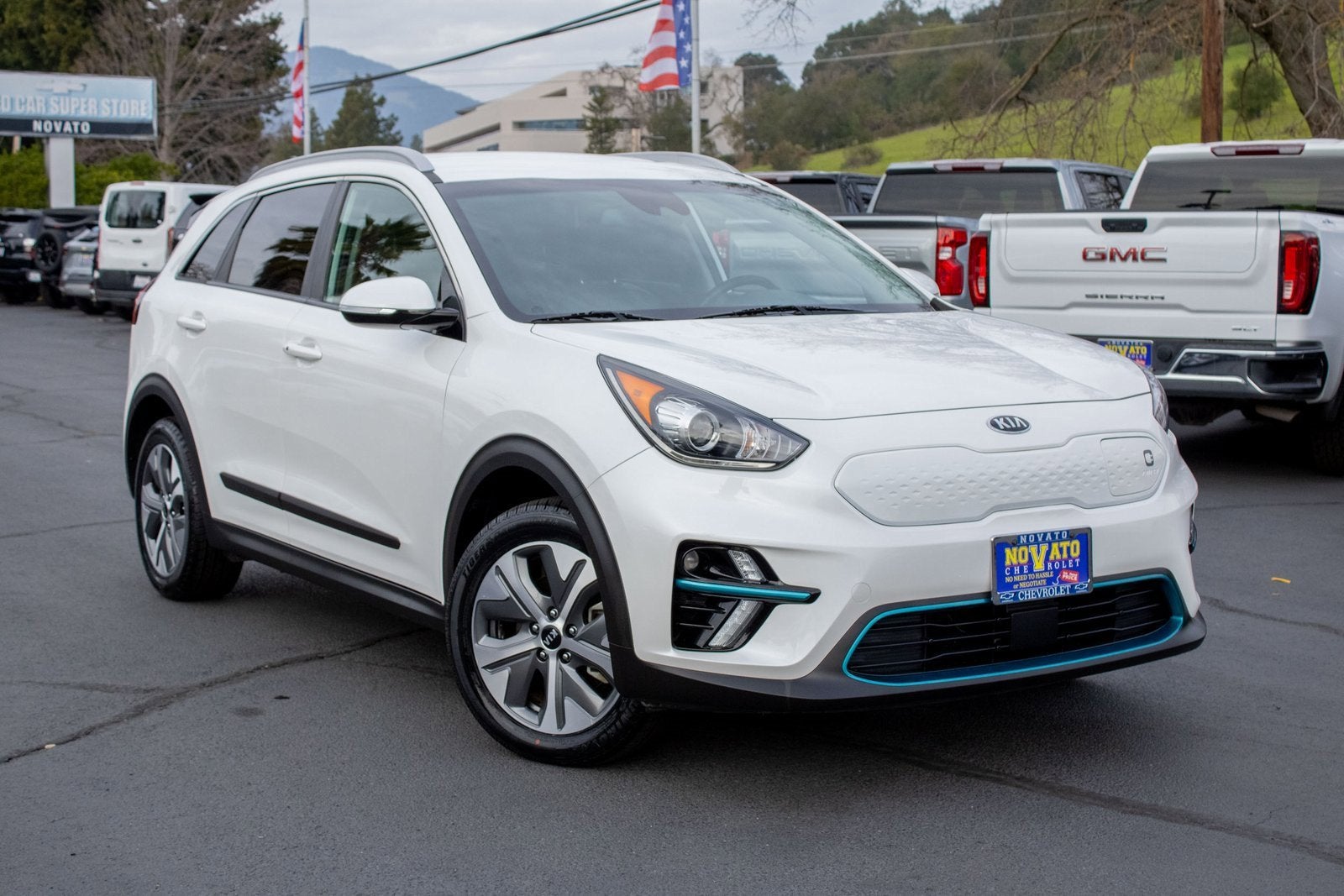 Used 2019 Kia Niro EX with VIN KNDCC3LG2K5026796 for sale in Novato, CA