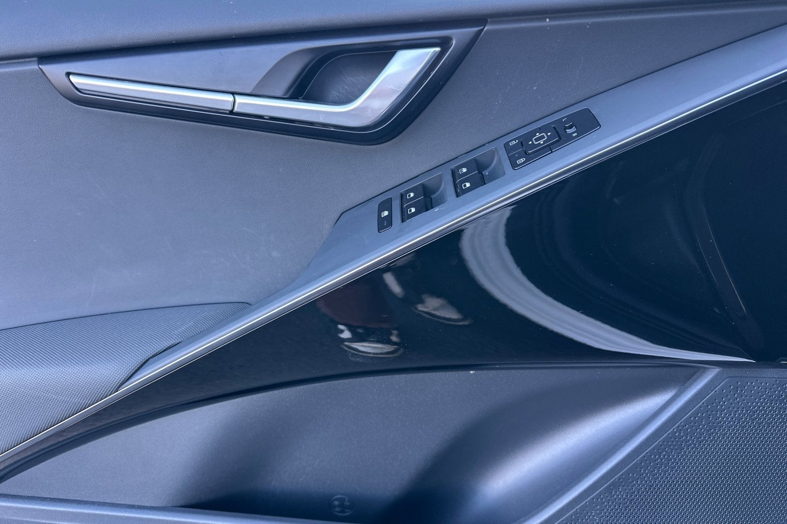 2025 Kia Niro Plug-In Hybrid EX