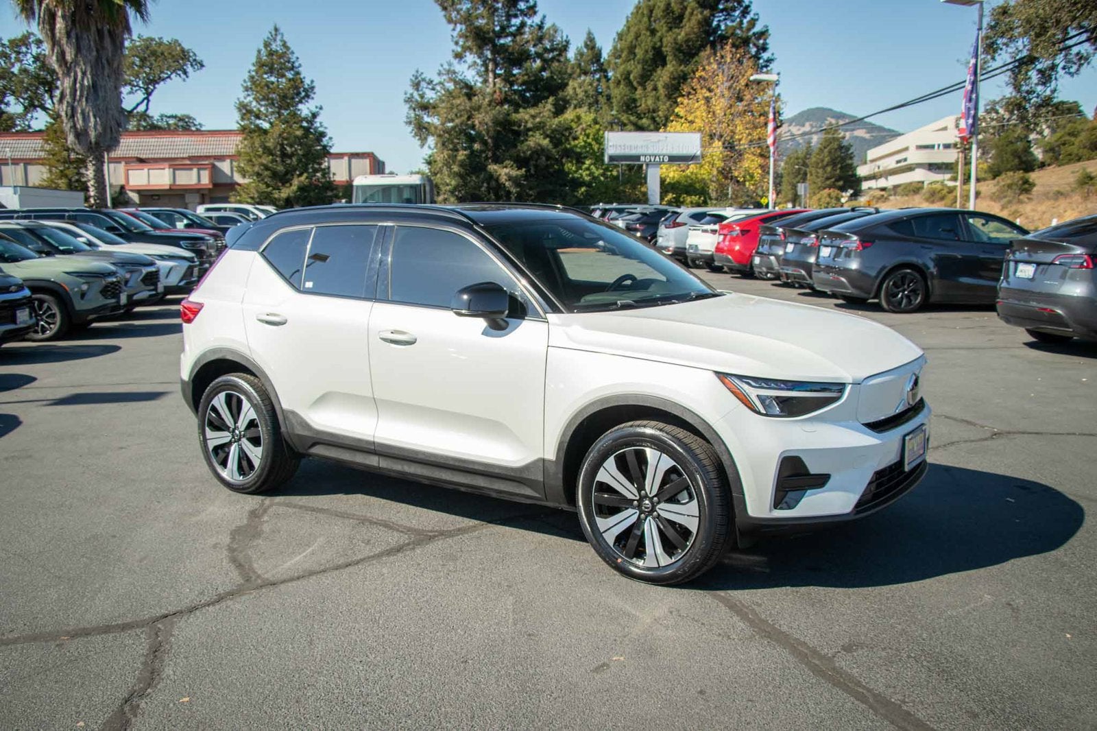2023 Volvo XC40 Recharge Pure Electric Twin Core