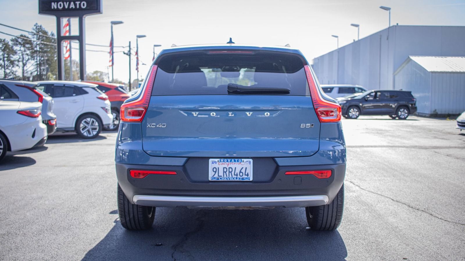 2024 Volvo XC40 Core Bright Theme