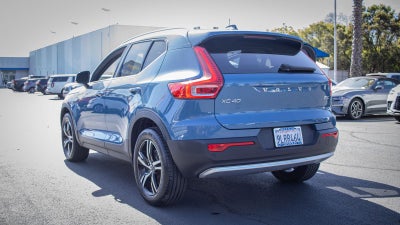 2024 Volvo XC40 Core Bright Theme
