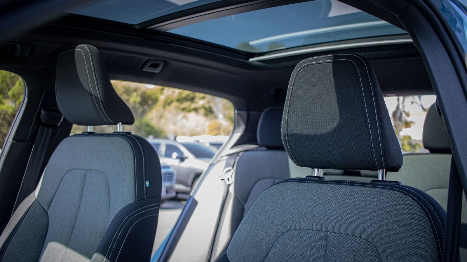 2024 Volvo XC40 Core Bright Theme