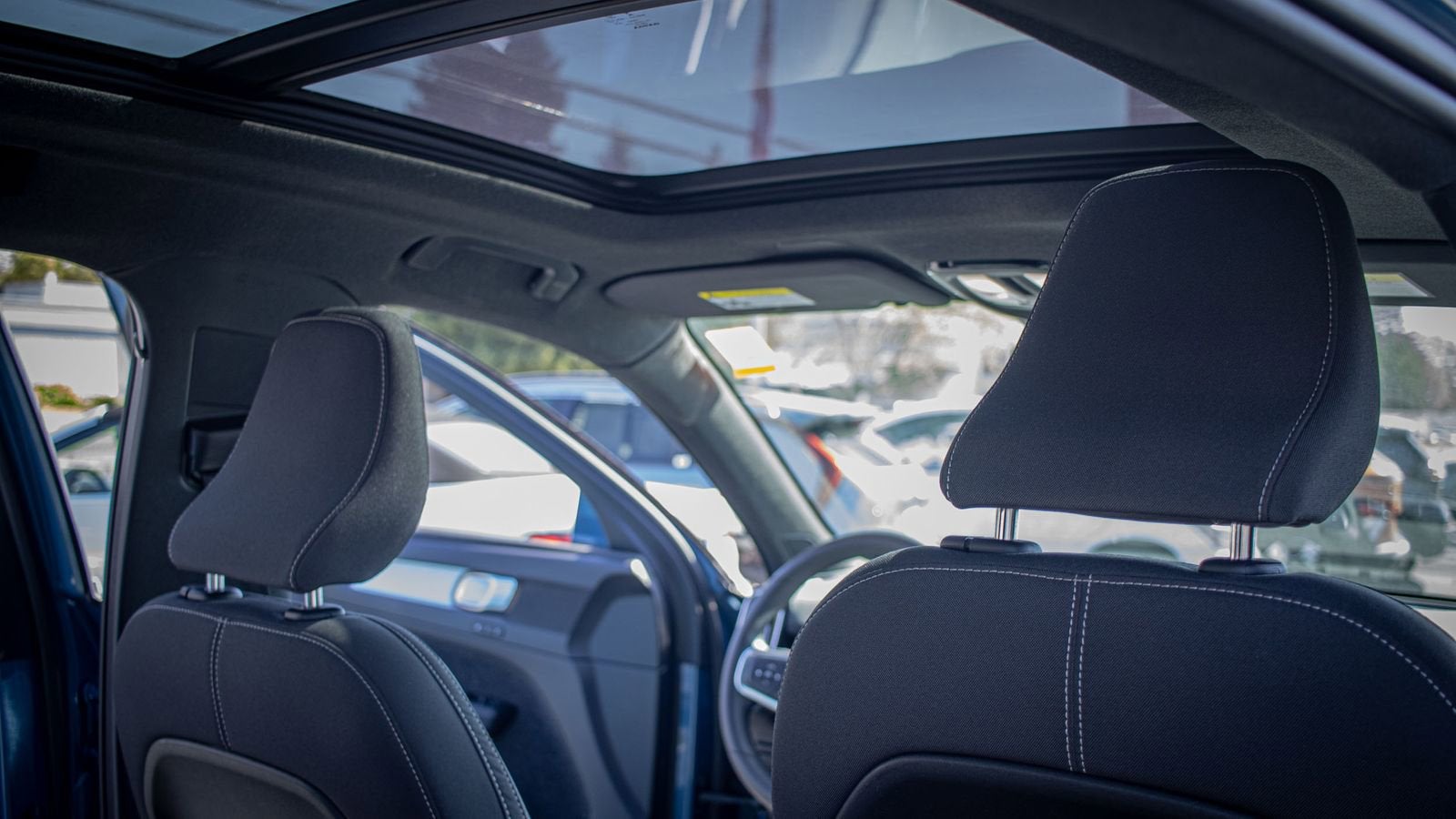 2024 Volvo XC40 Core Bright Theme