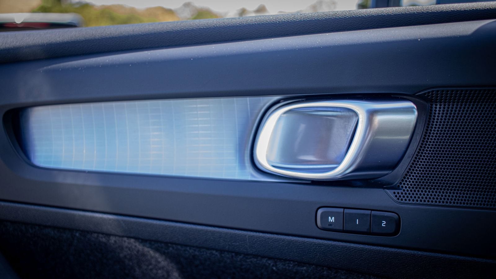 2024 Volvo XC40 Core Bright Theme