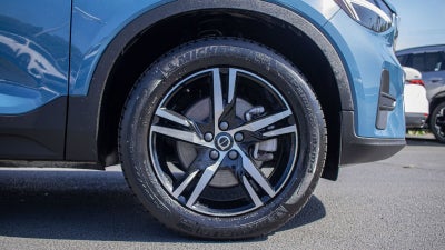 2024 Volvo XC40 Core Bright Theme