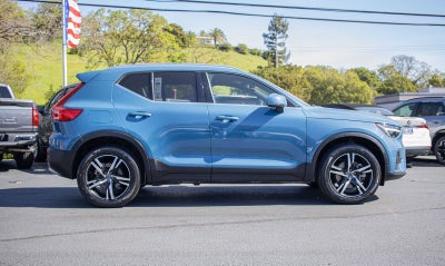 2024 Volvo XC40 Core Bright Theme